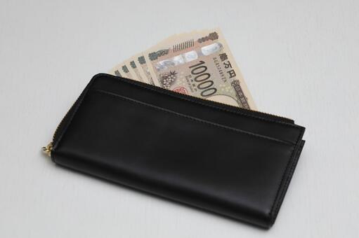 黒い財布と1万円札1 財布,長財布,5万円の写真素材