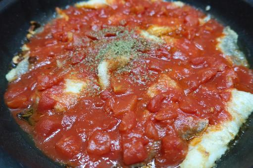 鱈のムニエルのトマトソース掛け タラ,鱈,ムニエルの写真素材