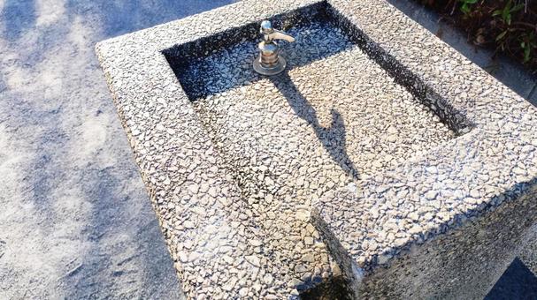 公園の水飲み口 公園の水飲み口の写真