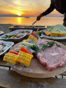 浜辺でBBQ 浜辺でBBQ バーベキュー,bbq,魚介類の写真素材