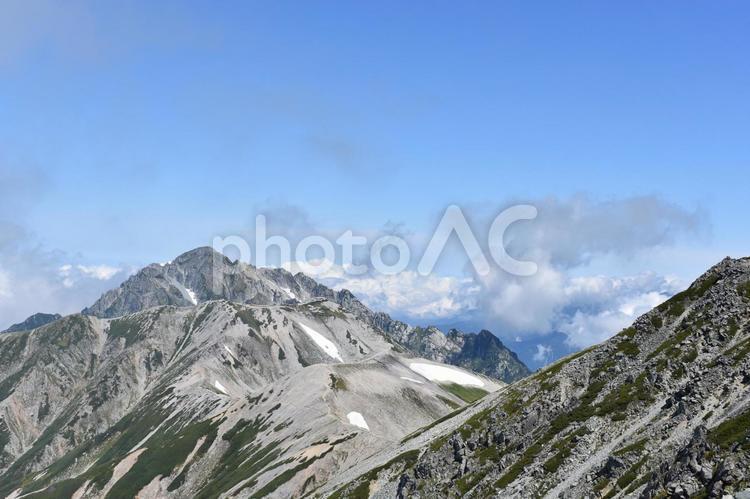 立山の登山風景（黒部アルペンルート） 立山,雄山,北アルプスの写真素材