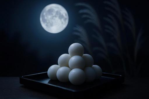 月明かりに照らされた十五夜団子 月明かりに照らされた十五夜団子の写真