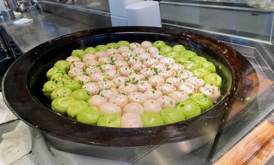 中華街の焼き小籠包 神戸中華街,南京町,神戸観光の写真素材