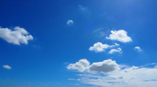 秋の空・青空&ふわふわのわた雲 秋の空・青空&ふわふわのわた雲の写真