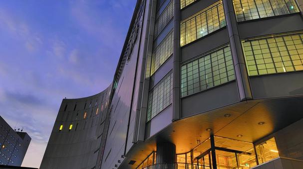 夜景ビル 夕方,夕焼け,ビルの写真素材