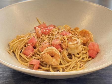 海老とトマトのアメリケーヌソース 海老とトマトのアメリケーヌソース パスタ,手打ちパスタ,小麦粉の写真素材