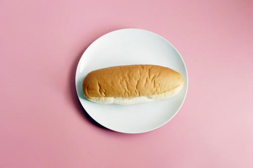 コッペパンの白皿盛り コッペパンの白皿盛り コッペパン,パン,白皿の写真素材