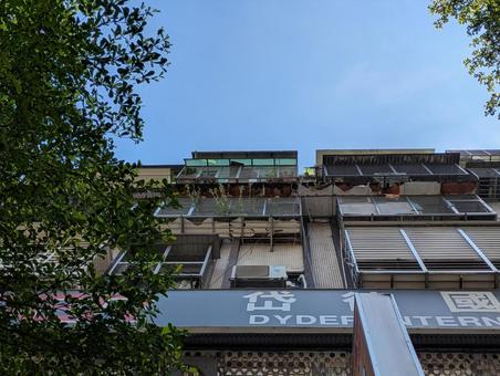 台湾の街並みを見上げる 旅,街並み,背景の写真素材