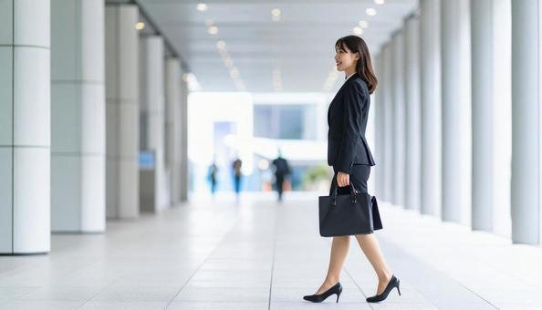 働く女性 働く女性の写真