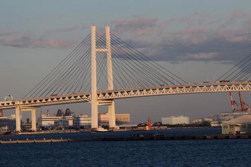ベイブリッジ夕景 横浜ベイブリッジ,ベイブリッジ,名所の写真素材