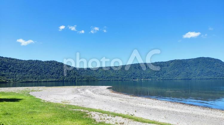 十和田湖の湖畔の風景 風景,湖,晴れの写真素材