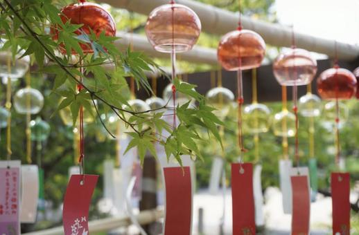 Red wind chimes, JPG