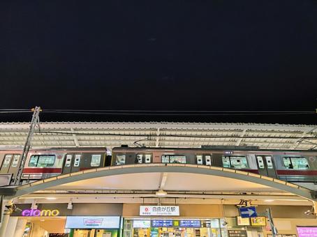 東急電鉄、自由が丘駅 東急電鉄、自由が丘駅 東急電鉄,東急,東横線の写真素材