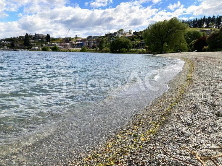 さざなみの音が心地よい湖畔の景色 ニュージーランド,ワナカ,湖の写真素材