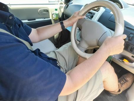 運転・ドライブ・ドライバー 半袖 右後方 運転・ドライブ・ドライバー 半袖 右後方 ドライバー,運転,ドライブの写真素材