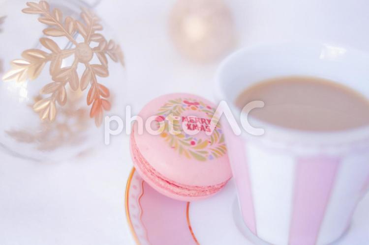 クリスマスマカロンでティータイム ティータイム,ロマンティック,マカロンの写真素材
