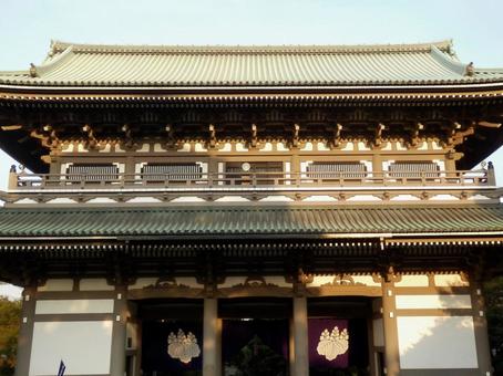 【風景写真】曹洞宗大本山總持寺の風景 【風景写真】曹洞宗大本山總持寺の風景 總持寺,諸嶽山,曹洞宗の写真素材