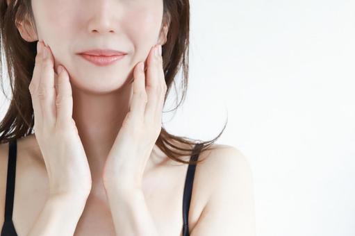 女性の顔 スキンケア 女性の顔 スキンケア 女性の顔,スキンケア,アンチエイジングの写真素材