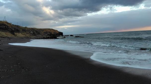 夕暮れの海岸 海岸,海,波の写真素材
