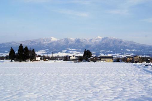 磐梯山の雪景色 磐梯山の雪景色 磐梯山,雪景色,晴れの写真素材