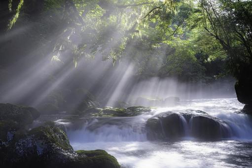 熊本-【菊池渓谷の光芒】 熊本-【菊池渓谷の光芒】 熊本,菊池渓谷,川の写真素材