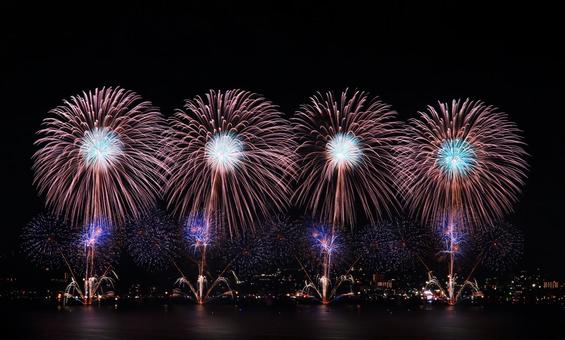 湖上打ち上げ花火/松江水郷祭 湖上打ち上げ花火/松江水郷祭 打ち上げ花火,花火,松江水郷祭の写真素材