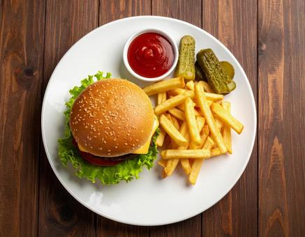 ハンバーガーセットのワンプレートの写真