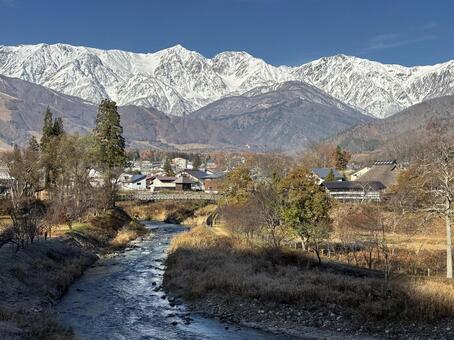 冠雪の北アルプス　白馬三山 冠雪,北アルプス,秋の写真素材