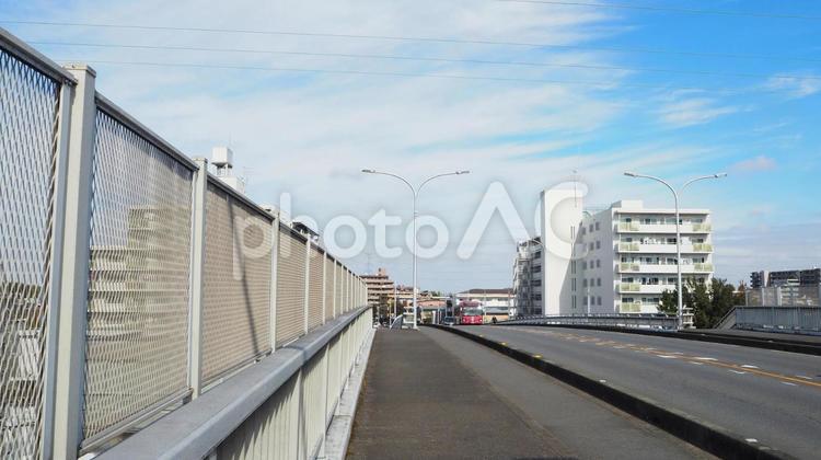 埼玉県・所沢市・陸橋と街並み 所沢市,所沢,埼玉県の写真素材