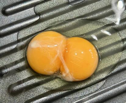 双子の黄身 卵,鶏卵,黄身の写真素材