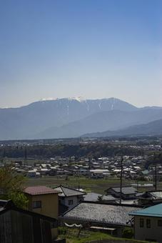 高台から見た春の長野県上伊那郡箕輪町 高台から見た春の長野県上伊那郡箕輪町の写真