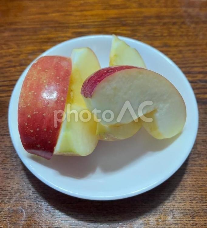 R7.01.28　カットりんごサンふじ カットりんご,りんご,リンゴの写真素材