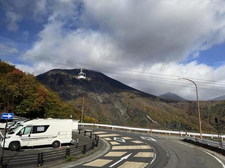 日光いろは坂ロープウェイ秋の紅葉と青空 日光,いろは坂,道路の写真素材
