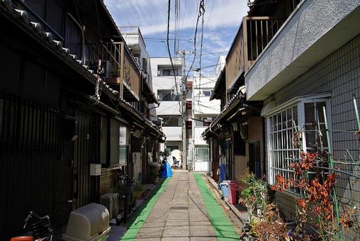 昭和の雰囲気を残す町角 昭和の雰囲気を残す町角 町角,路地,隘路の写真素材