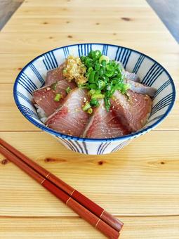 ぶりの漬け丼 ぶりの漬け丼 鰤,ぶり,ブリの写真素材