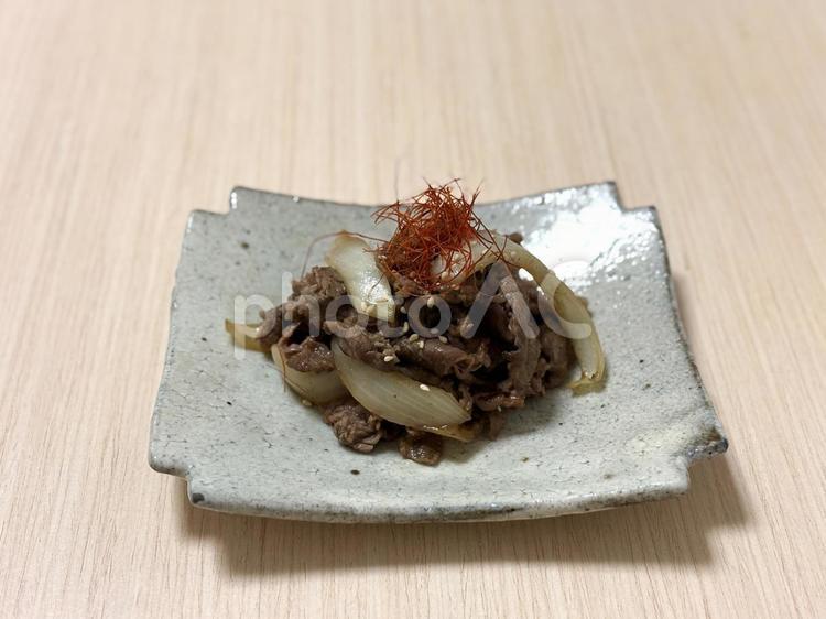 牛肉と玉葱の甘辛炒め 和食,主菜,牛肉の写真素材
