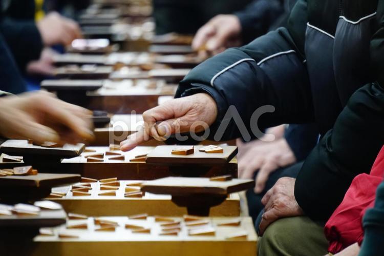 将棋をしている人々 将棋,人物,対局の写真素材