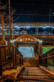 冬の下呂駅周辺の景色 下呂駅,町並み,ホームの写真素材