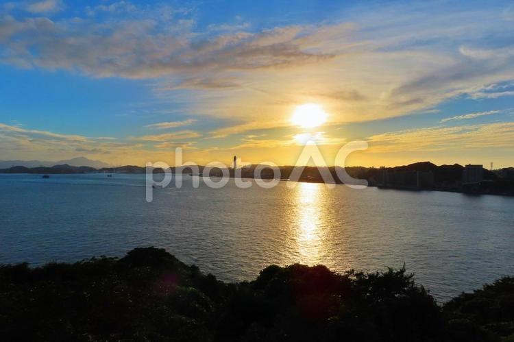 夕暮れ時と穏やかな海 夕景,夕日,夕焼けの写真素材