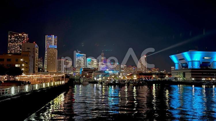 深夜の横浜散歩、ライトアップされた横浜 夜景,みなとみらい,横浜の写真素材