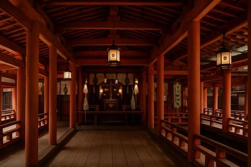 日本の伝統的な寺院の回廊 日本の伝統的な寺院の回廊の写真