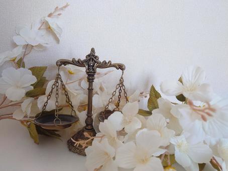 花と天秤 花,造花,天秤の写真素材