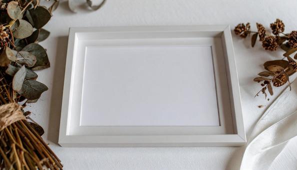 白のフレーム・写真立て・額縁の写真