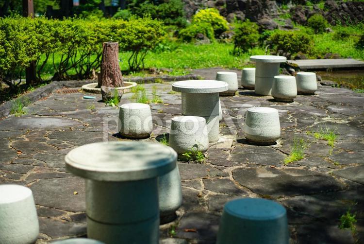 公園散策　イスとテーブル 椅子,イス,ベンチの写真素材
