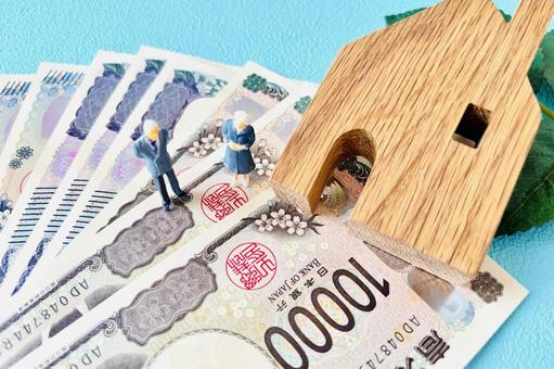 老夫婦と家とお金 老人,老夫婦,家の写真素材