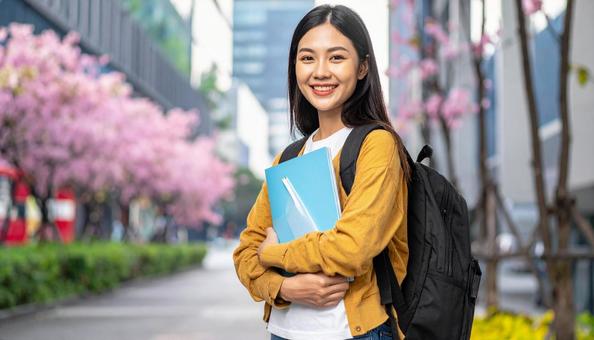 オシャレな女子学生 オシャレな女子学生の写真