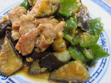 茄子とピーマンと豚肉の味噌炒め 茄子とピーマンと豚肉の味噌炒め 茄子とピーマンと豚肉の味噌炒め,炒め物,おかずの写真素材