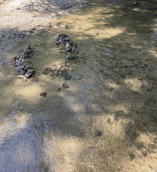 The river where we played by lining up stones, JPG