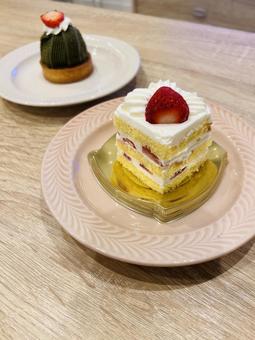 Strawberry shortcake Matcha tart, JPG Strawberry shortcake Matcha tart, JPG