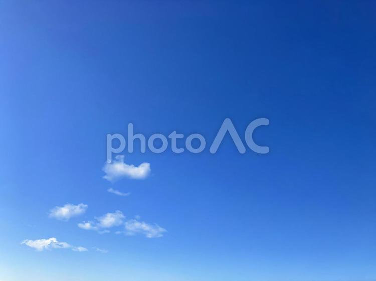 きれいな青空と雲の背景素材14 空,青空,壁紙の写真素材
